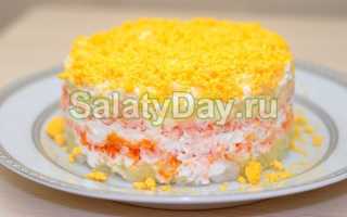 Салат Мимоза с сыром — рецепт простого, всеми любимого праздничного кушанья