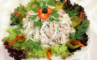 Слоеный салат Прага с черносливом — простое решения вкусного ужина