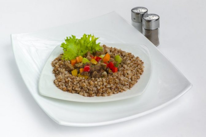 Гречневая каша с овощами