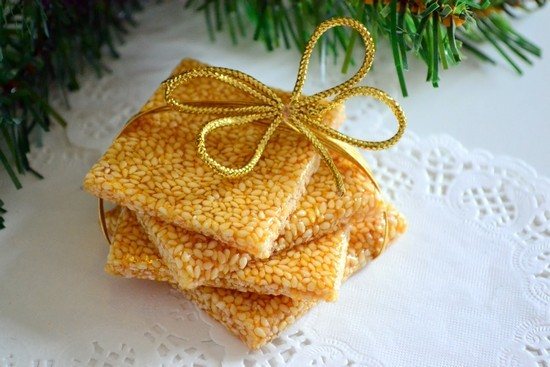 Козинаки из кунжута: польза и вред