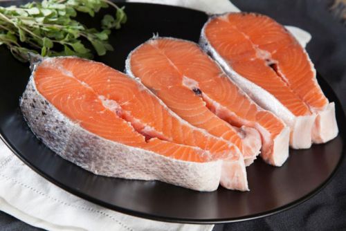Стейки красной рыбы